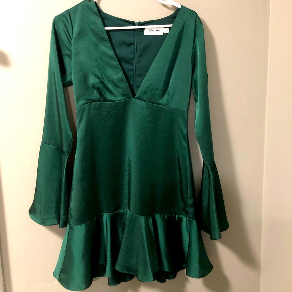 Line + dot green satin dress
